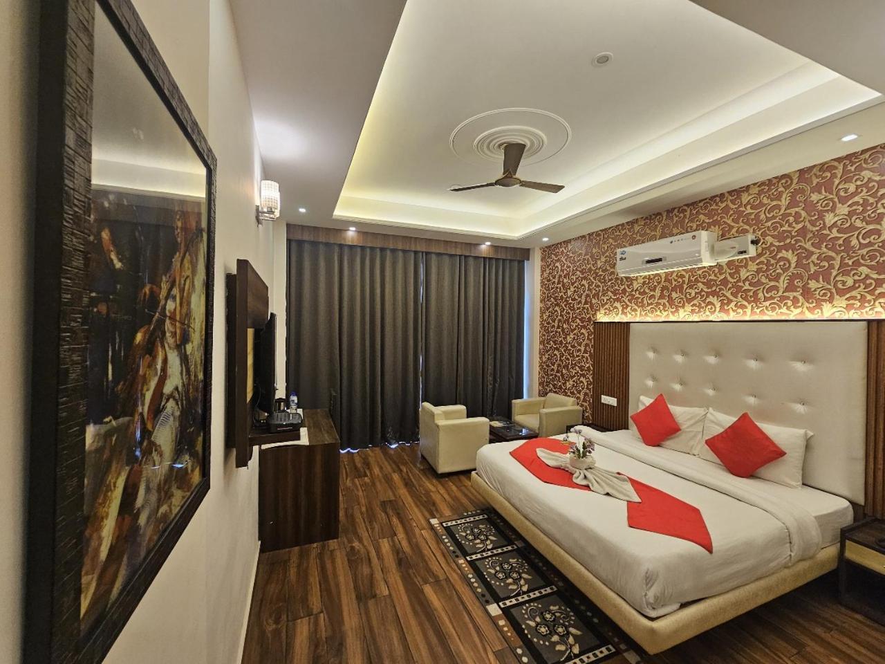 Hotel Kasauli View !! Balcony Rooms ! Terrace ! Restaurant ! Main Highway ! Garden !! 外观 照片