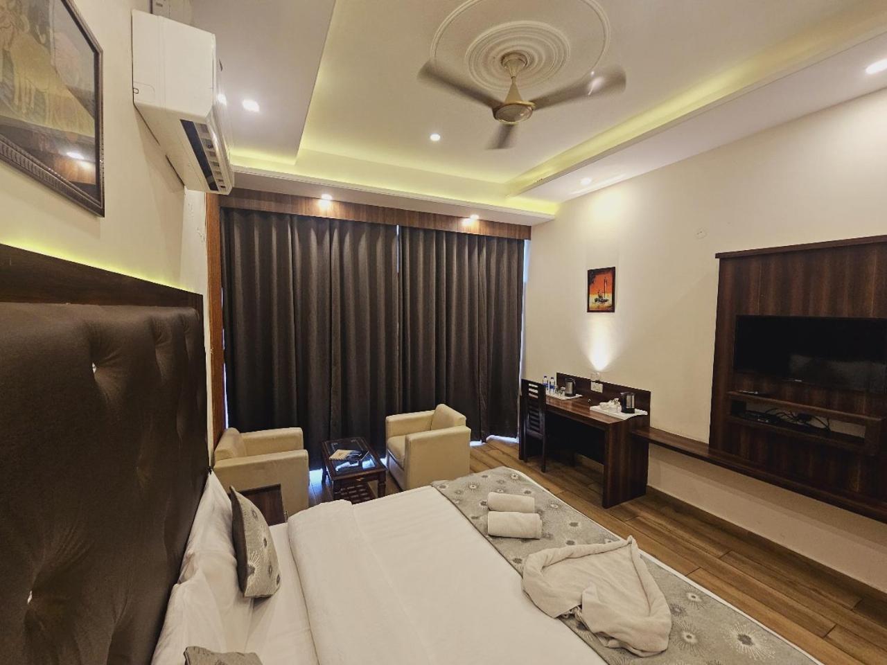 Hotel Kasauli View !! Balcony Rooms ! Terrace ! Restaurant ! Main Highway ! Garden !! 外观 照片