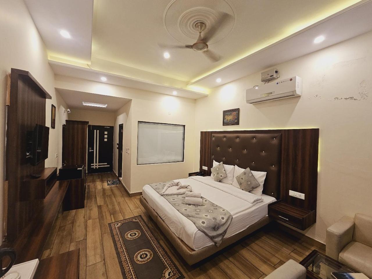 Hotel Kasauli View !! Balcony Rooms ! Terrace ! Restaurant ! Main Highway ! Garden !! 外观 照片